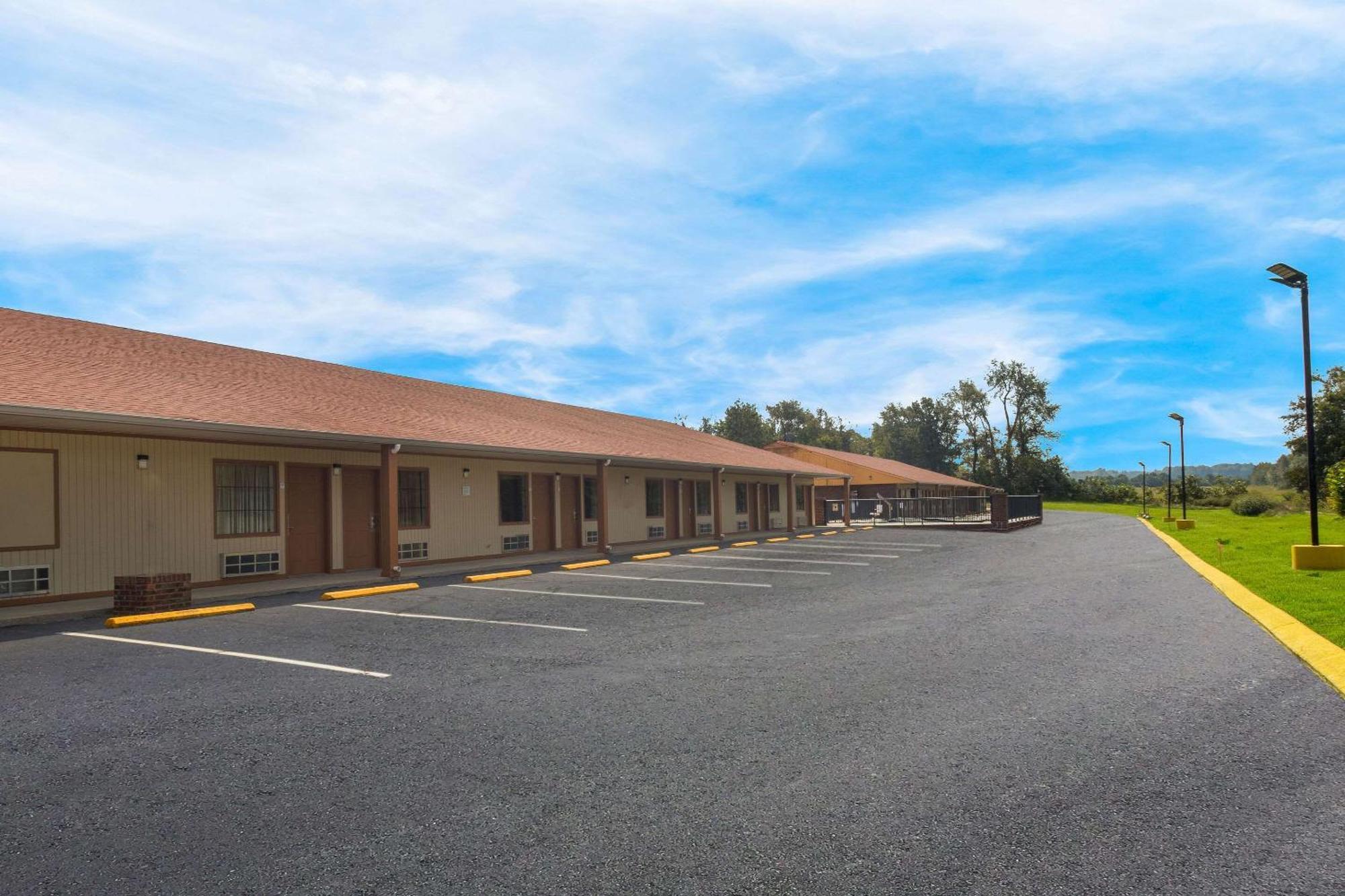 Econo Lodge Cornersville Luaran gambar